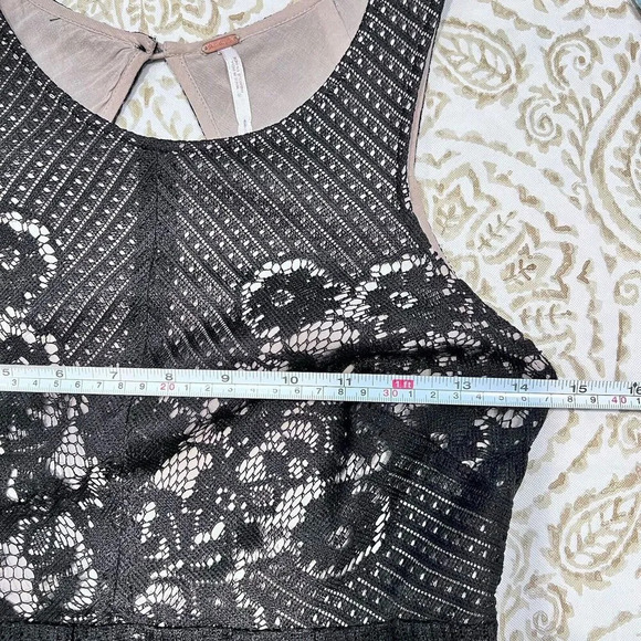 Free People Cocktail Dress Rocco Open Back Black Floral Lace Sleeveless Size 0 - Picture 13 of 14